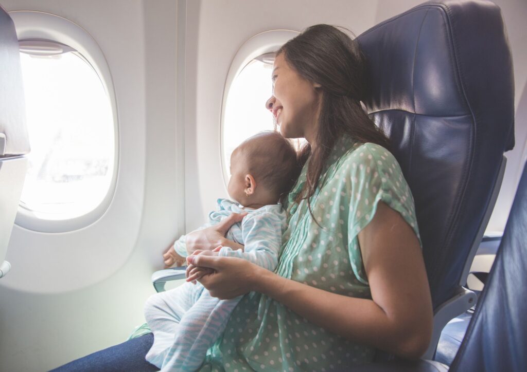 טיסה עם תינוק
